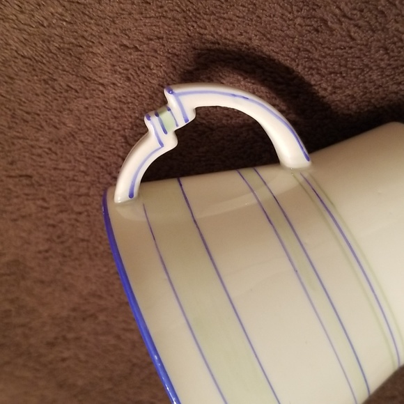 1930s Vintage Royal Albert Art Deco Teacup and Saucer Set - Picture 13 of 17